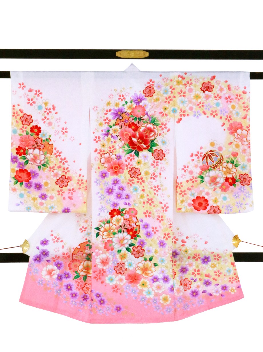 白地に花と雪輪の祝い着（産着）／女児