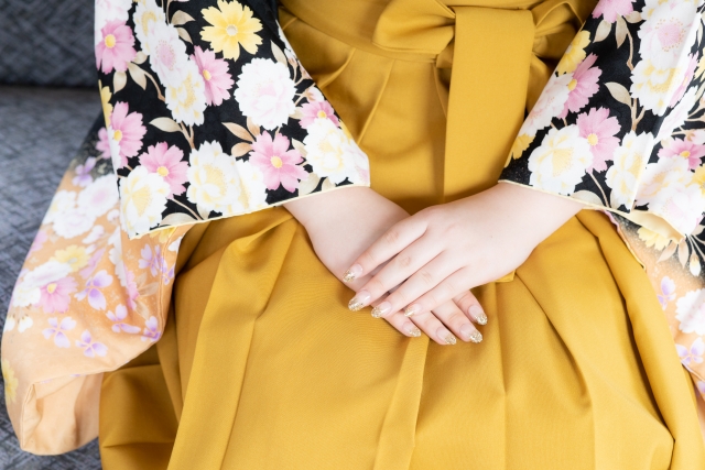 袴を着用した女性