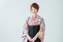 卒業袴はいつから準備する？　選ぶ方法や準備するものを知っておこう