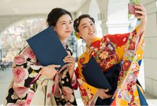 「やっぱり袴が着たい！」今からの予約でも妥協しない。卒業式を彩る大学生の逆転袴選び｜東京・大阪・京都・札幌対応