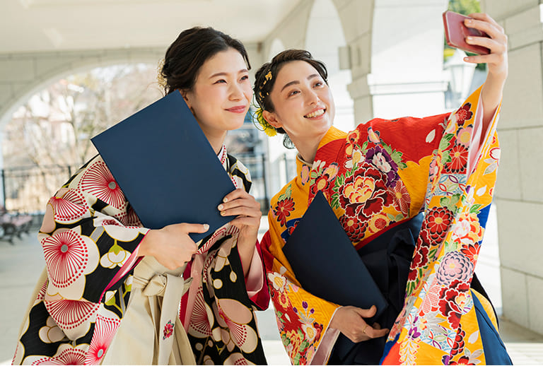 「やっぱり袴が着たい!」大学生の逆転袴選び|東京・大阪・京都・札幌対応