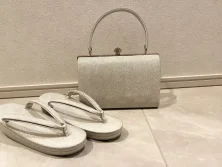 結婚式に着物で参列するときのバッグはどう選ぶ？基本マナーや持ち物リストを紹介