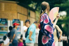 【2026年最新】浴衣の柄には意味がある！人気のお花モチーフに込められた願いと選び方のコツ