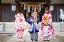 七五三のお参りに何を持っていく？先輩ママに聞いた「あってよかったもの」