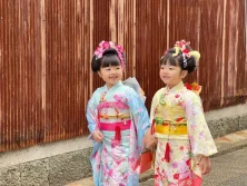 【3歳・5歳・7歳】双子ちゃんのための七五三お揃いコーデ