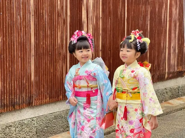 3歳・5歳・7歳】双子ちゃんのための七五三お揃いコーデ | 京都かしきもの