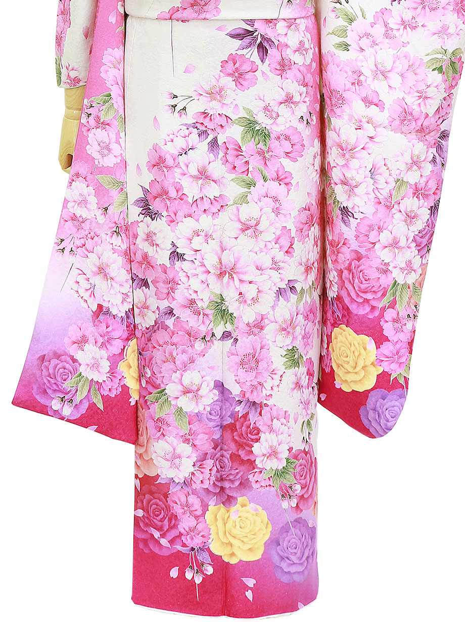 ピンク地に枝垂れ桜の振袖／小さめサイズ