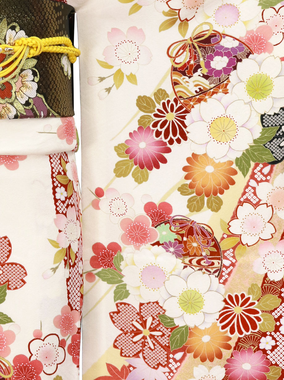 白地に熨斗と桜の振袖／標準サイズ