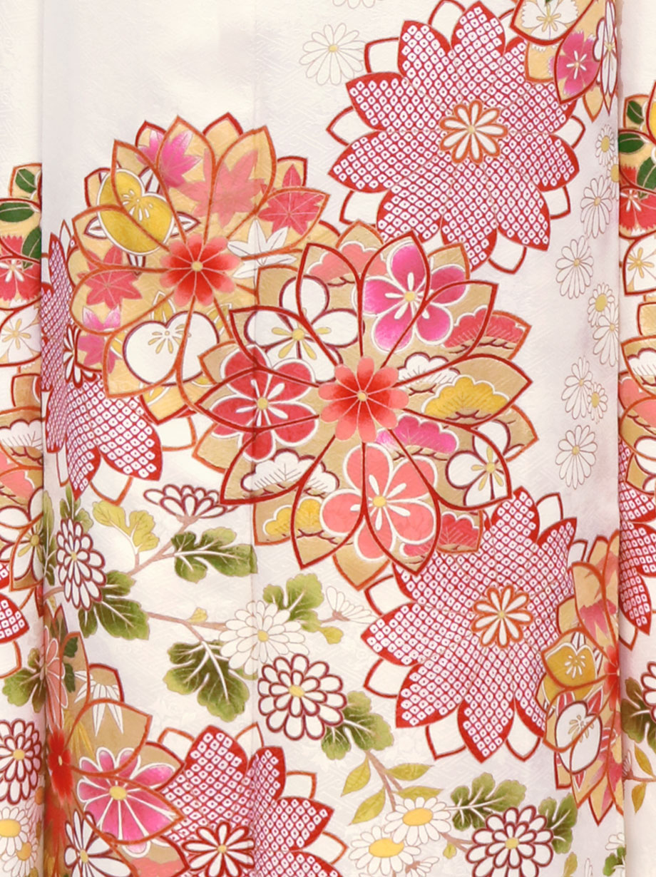 白地に菊の振袖／標準サイズ／柄詳細裾