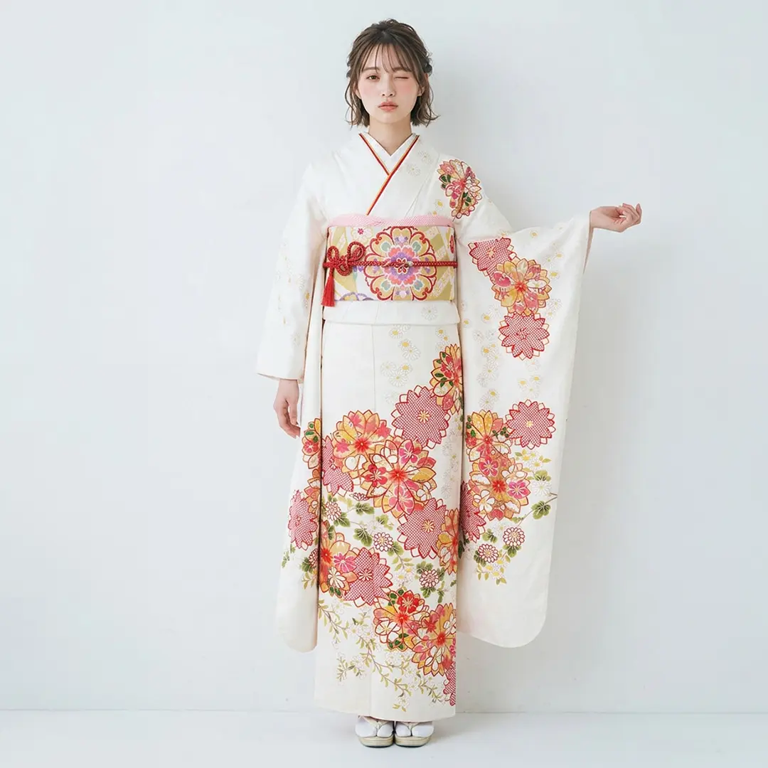 白地に菊の振袖／標準サイズ／着用イメージ