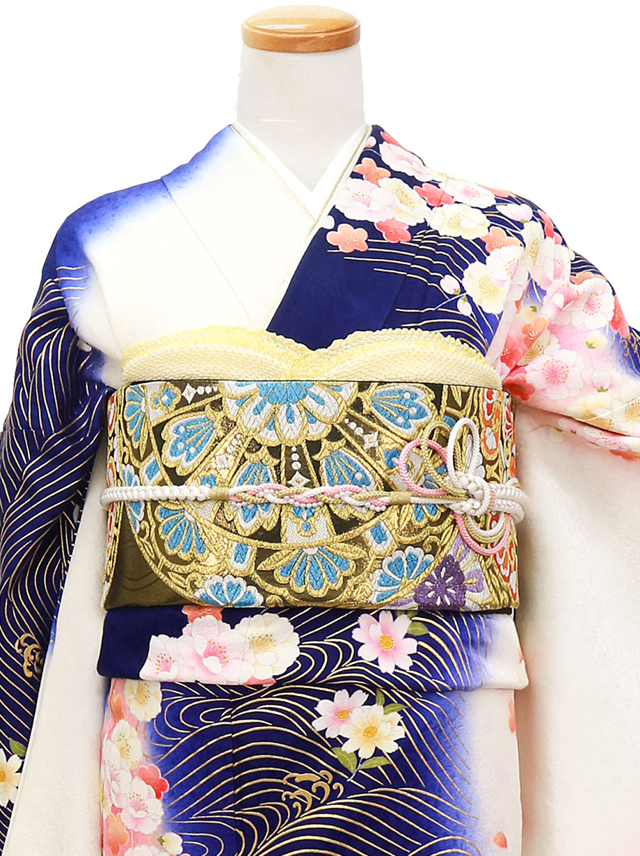 白と青地に流水と桜の振袖／標準サイズ | 宅配着物レンタルの京都かし