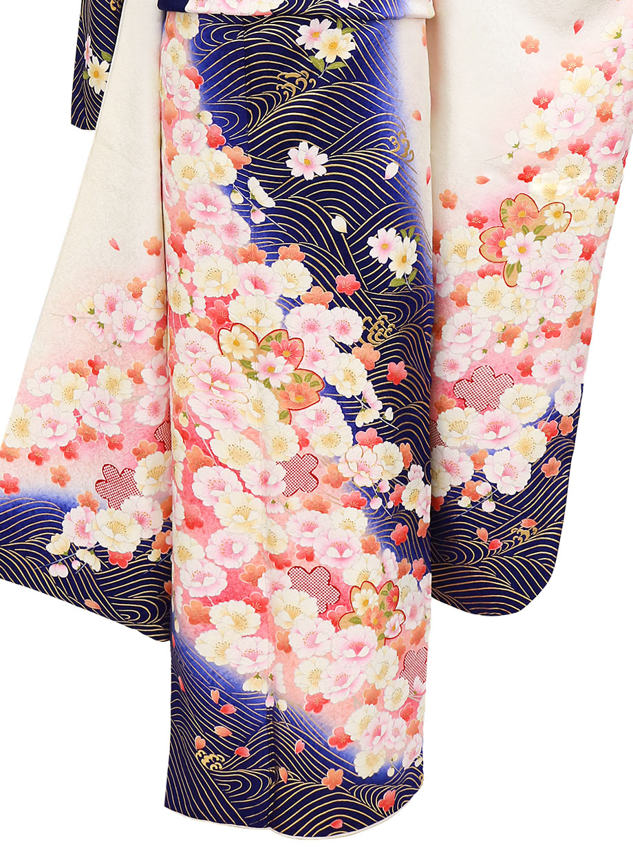 白と青地に流水と桜の振袖／標準サイズ | 宅配着物レンタルの京都かし