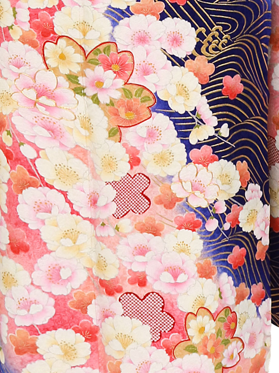 白と青地に流水と桜の振袖／標準サイズ