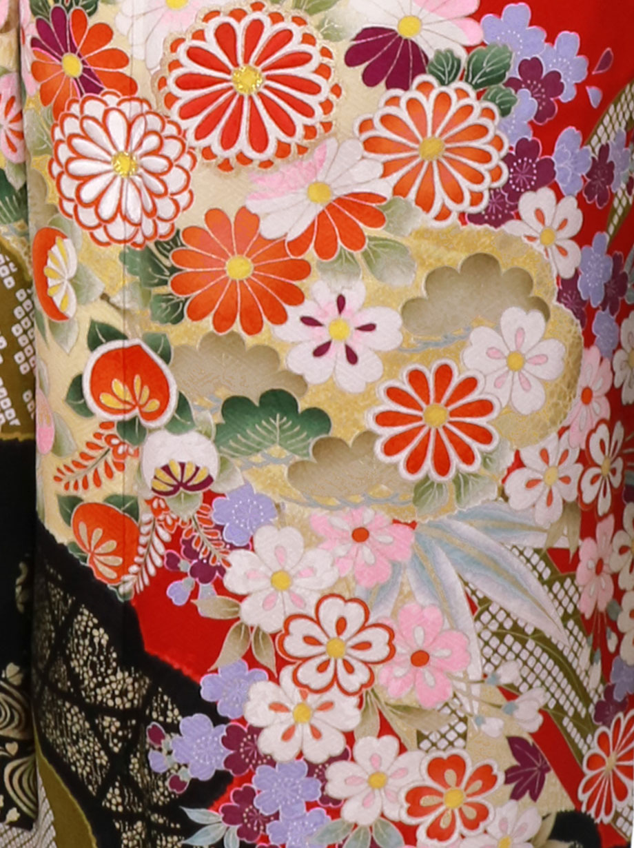 赤地に桜と染め疋田の振袖／Queenサイズ