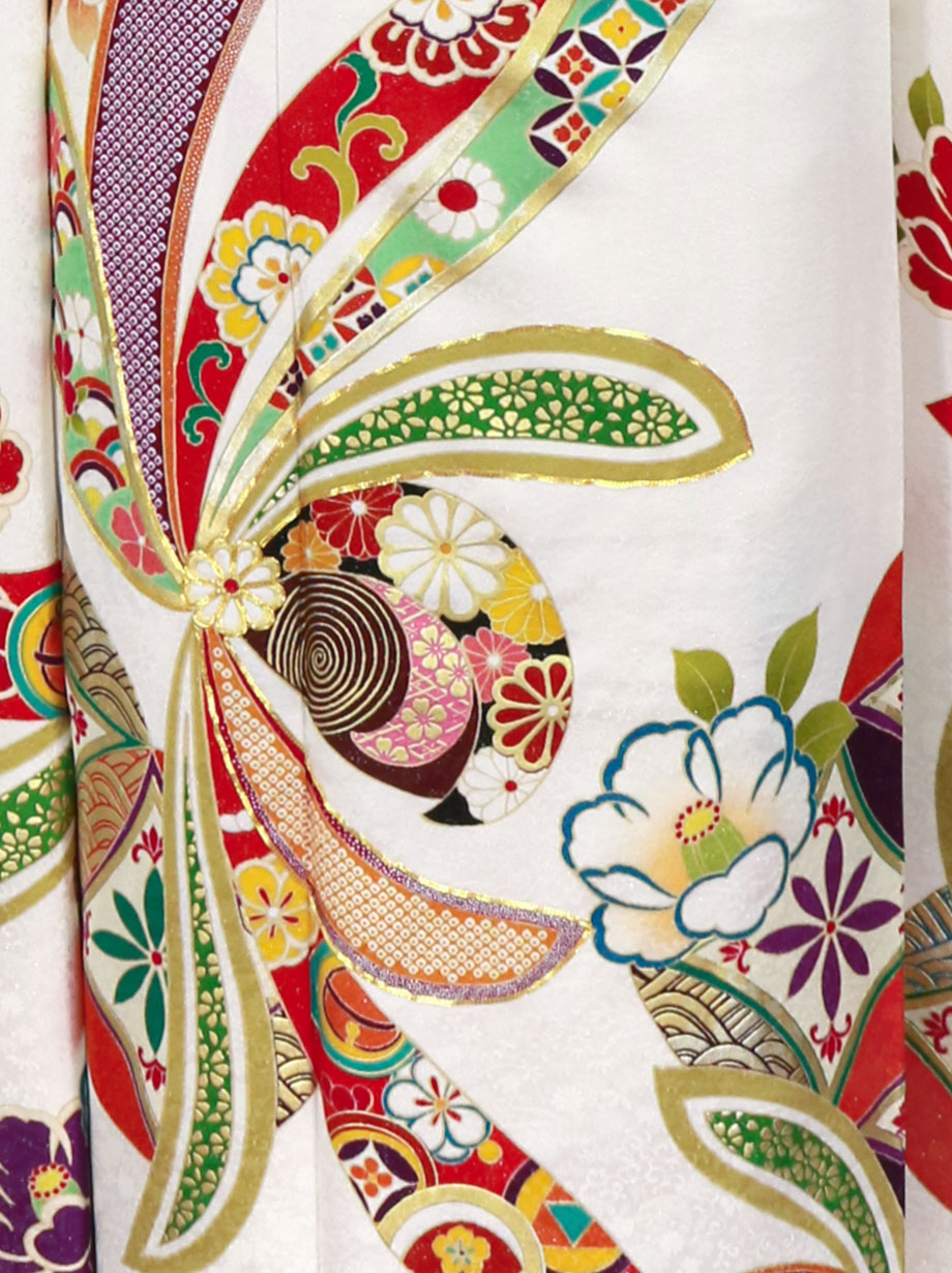 白地に熨斗目(のしめ)と七宝と椿の振袖／標準サイズ | 宅配着物