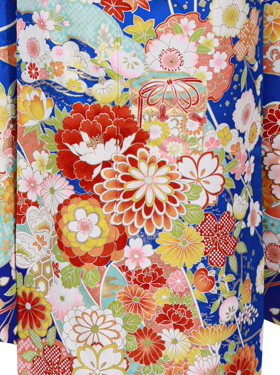 青地に四季花と貝桶の振袖／標準サイズ