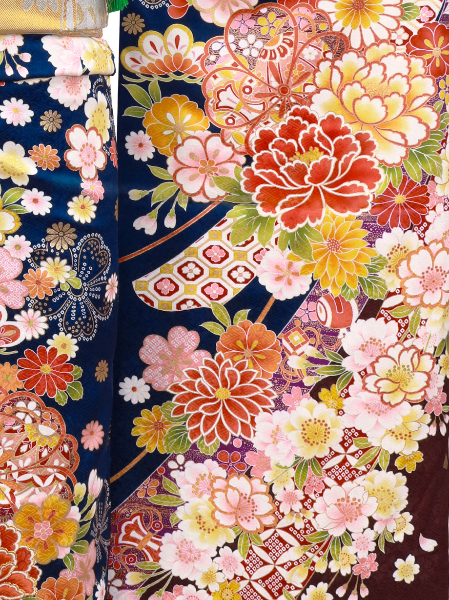 紺地に牡丹と桜の振袖／標準サイズ