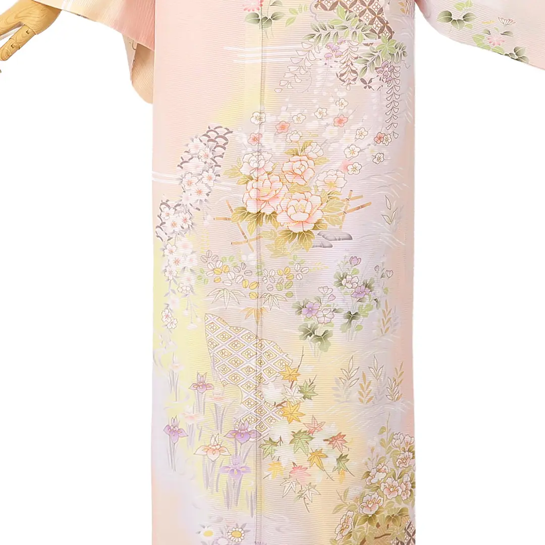 【夏におすすめ】淡桃地に秋花尽くしの訪問着(絽)／裾