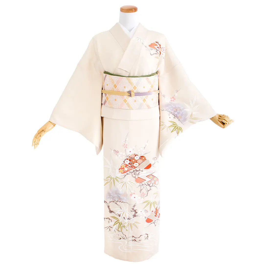 白黄色地に松竹梅の訪問着(袷)／正面