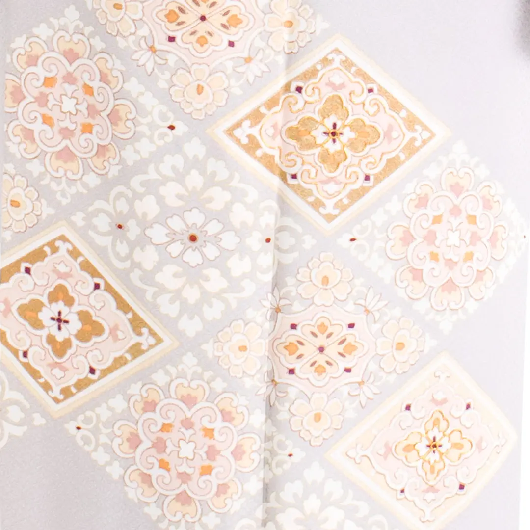 白灰色地に正倉院文様の訪問着(袷)／柄詳細