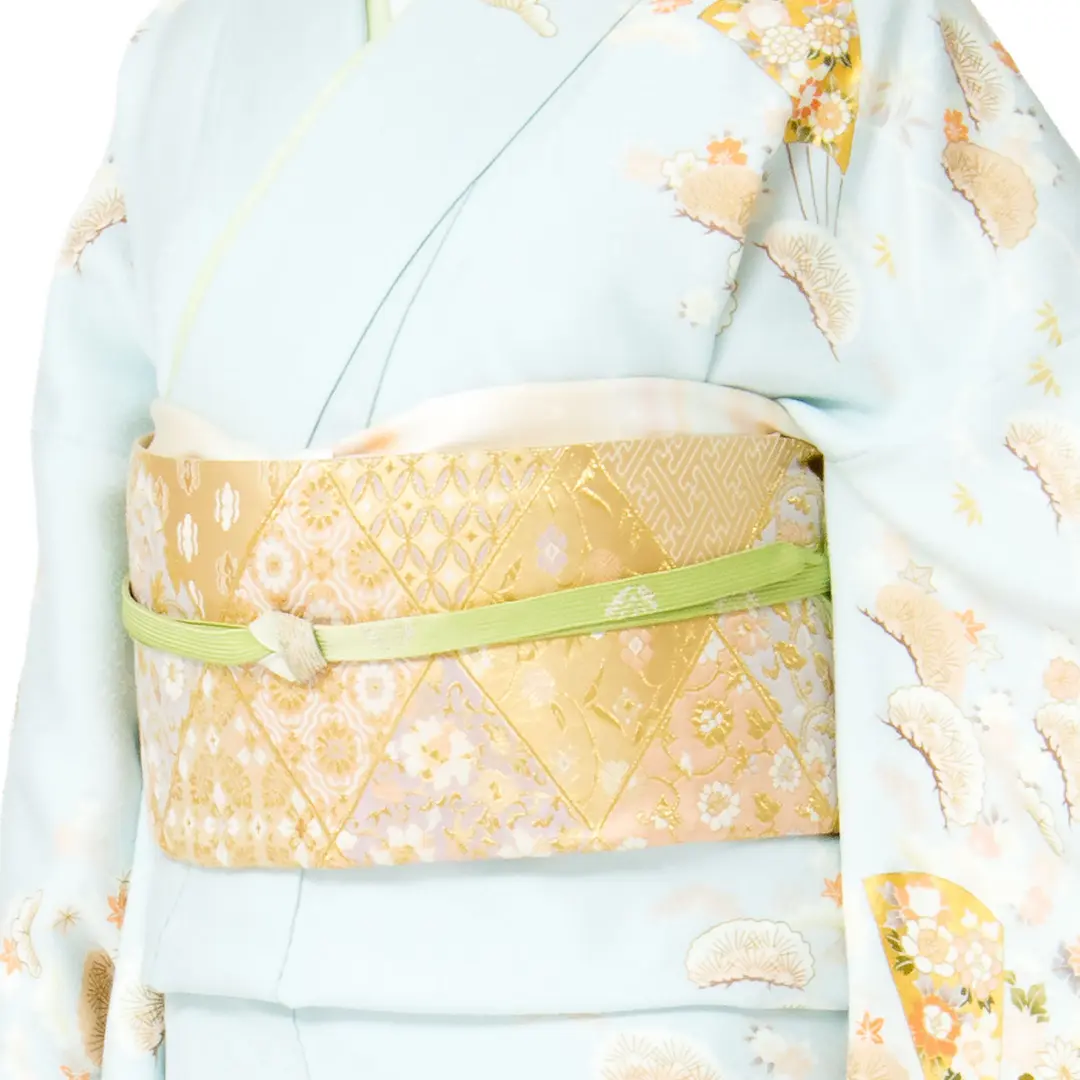 藍白(あいじろ)色に波と扇の訪問着(袷)／斜め詳細