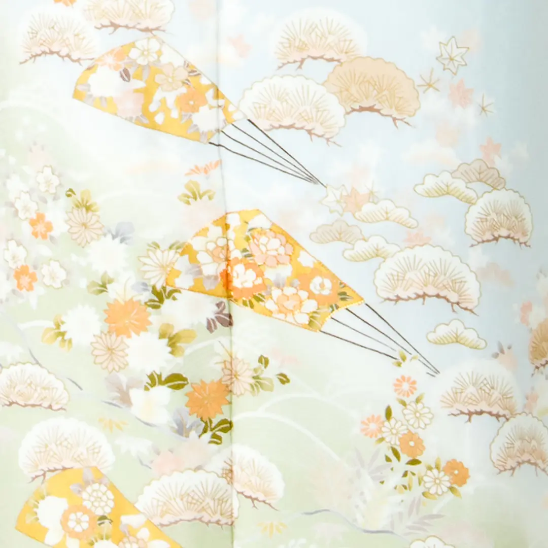 藍白(あいじろ)色に波と扇の訪問着(袷)／柄詳細