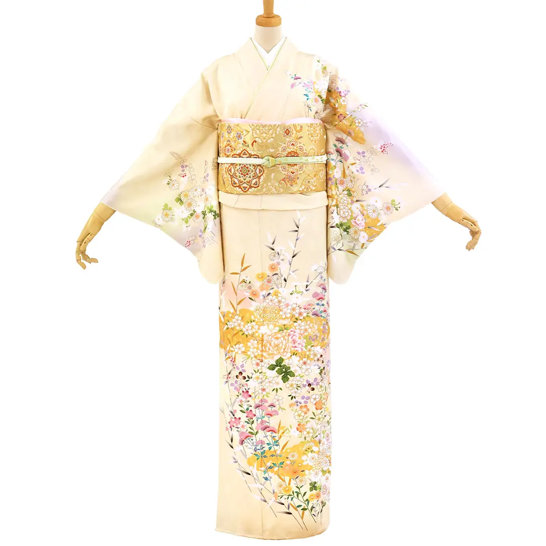 イエローに秋草尽くしの訪問着(袷)／正面