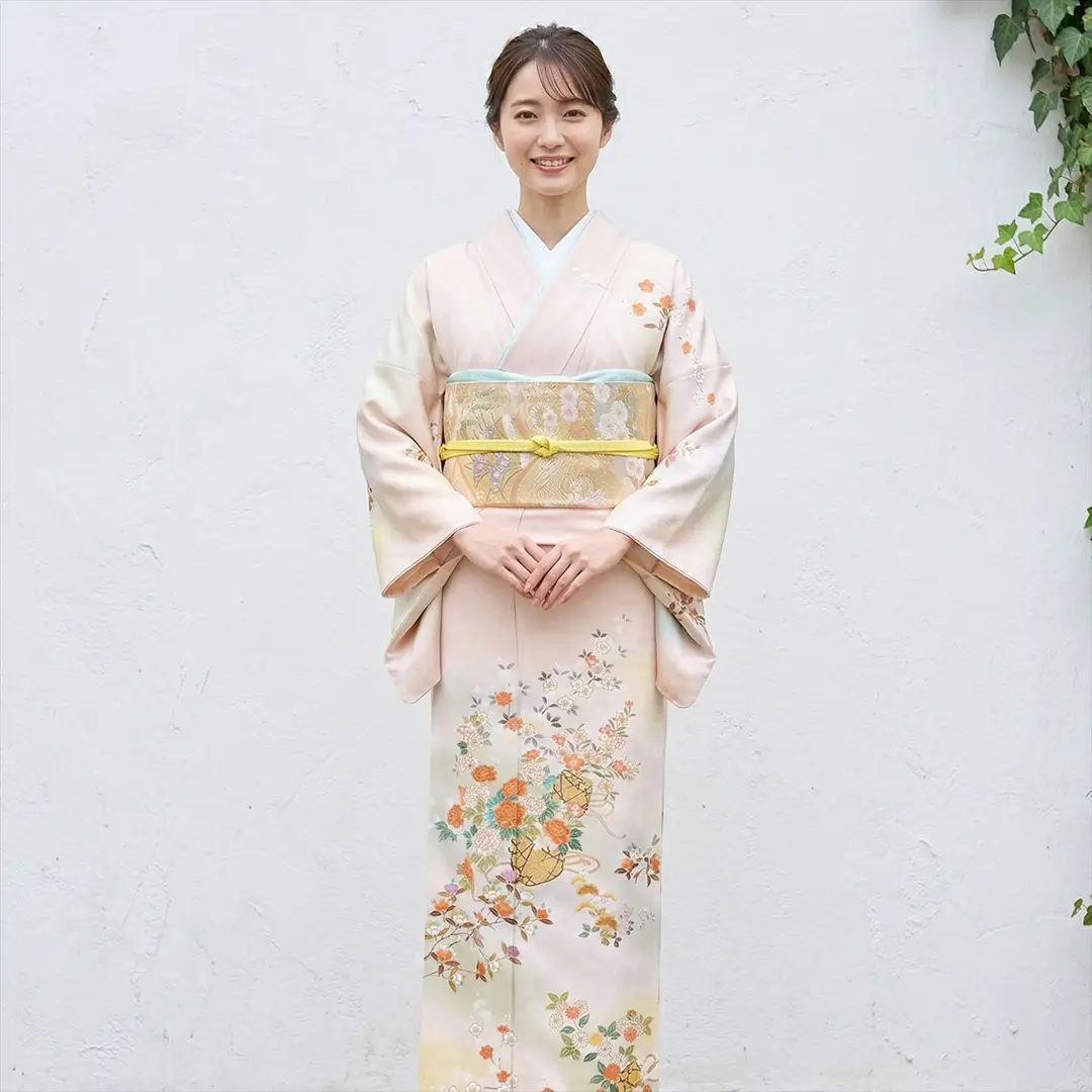薄オレンジ色地に花々訪問着コーディネートフルセット 正絹 袷 薄オレンジ色地に花々訪問着コーディネートフルセット 正絹 袷 【公式