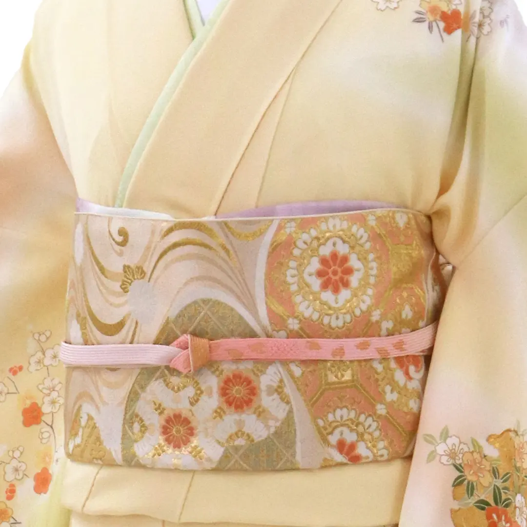 クリームイエローに雪輪と桜の訪問着(袷)／斜め詳細