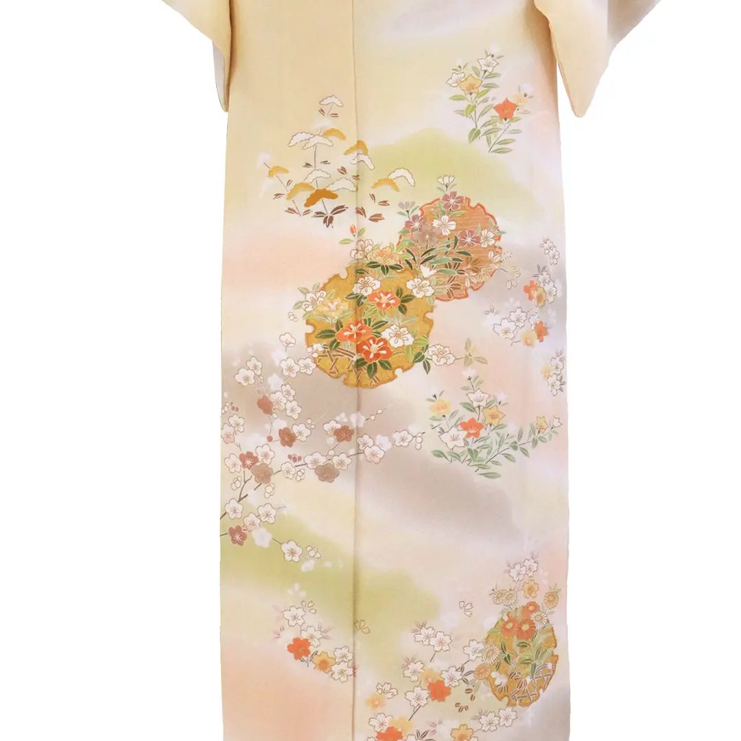 クリームイエローに雪輪と桜の訪問着(袷)／裾