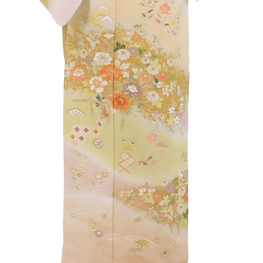 薄桜色に花垣文の訪問着(袷)／裾
