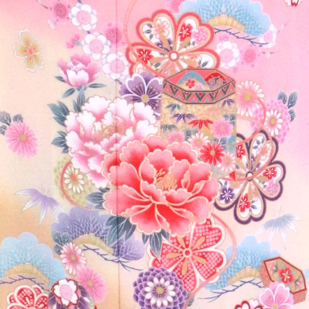 ピンク地に牡丹と貝桶の訪問着(袷)（ポリエステル）／柄詳細