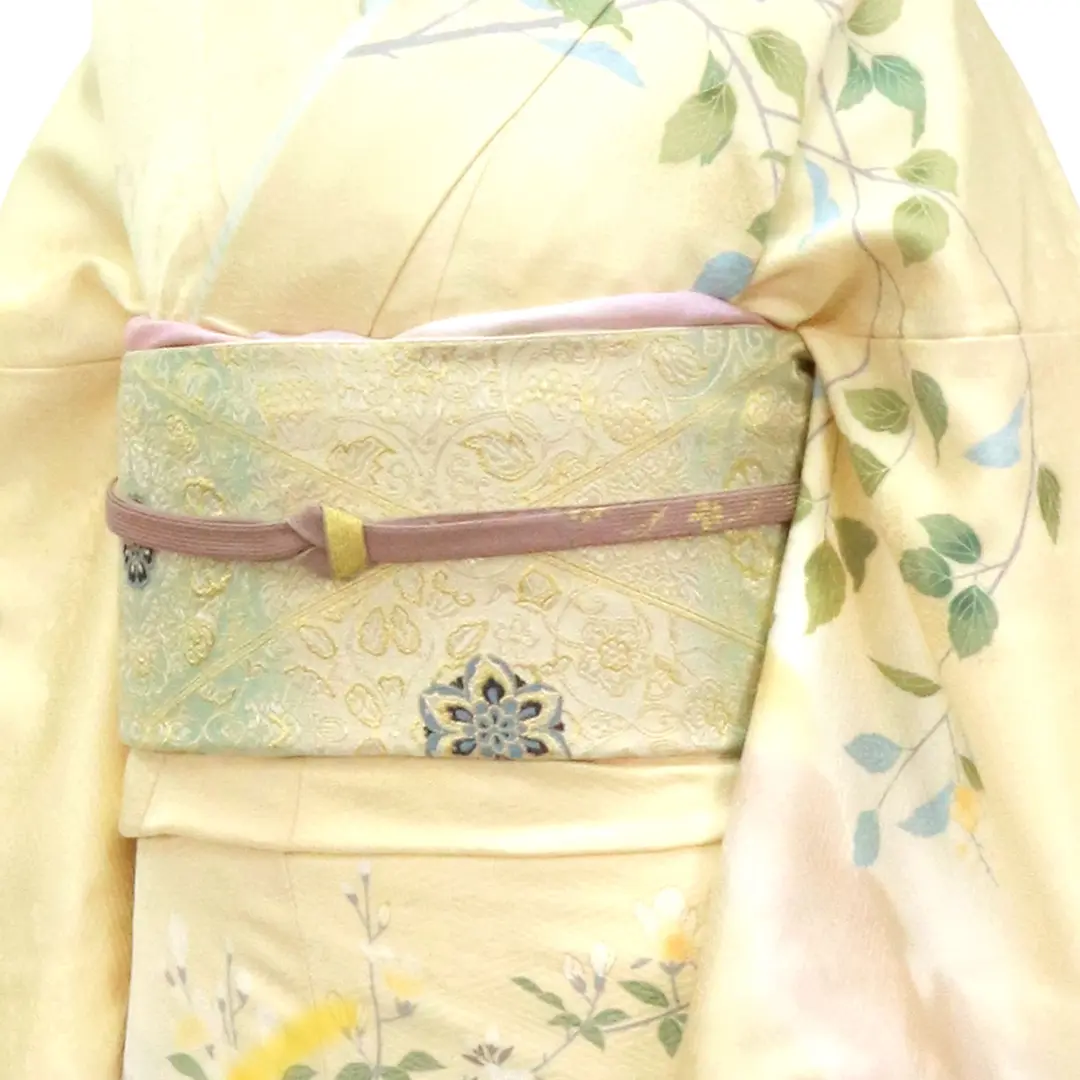 淡黄蘗（うすきはだ）に四季花の訪問着(袷)／斜め詳細