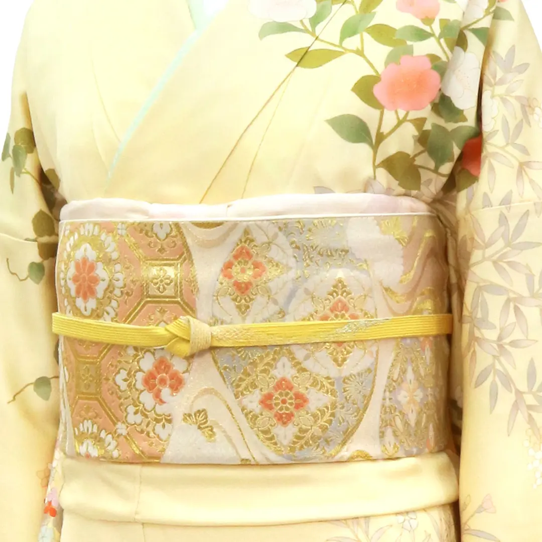 淡黄に四季花の訪問着(袷)／斜め詳細