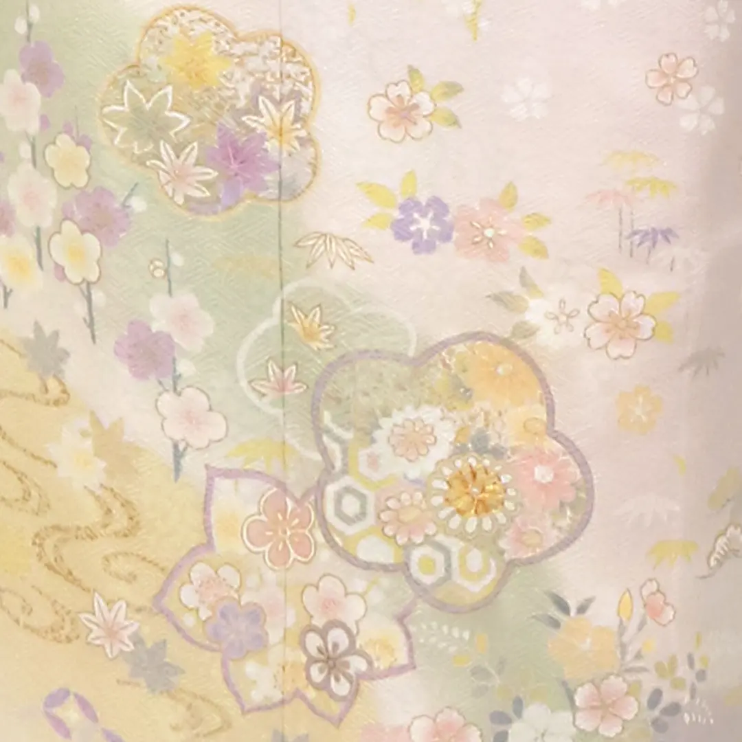 桜色に流水と四季花の付下訪問着（袷）／柄詳細