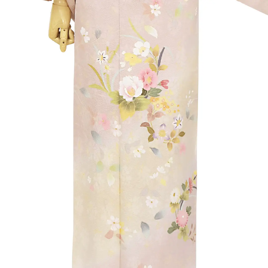 薄桜色に春の花々の付下訪問着（袷）／裾