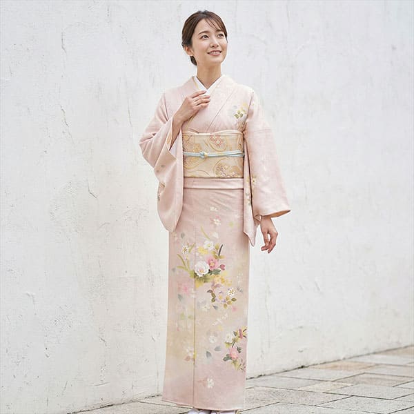 よっちゃん　　薄桜色の着物 薄桜色に春の花々の付下訪問着（袷） | 宅配着物レンタルの京都かしきもの