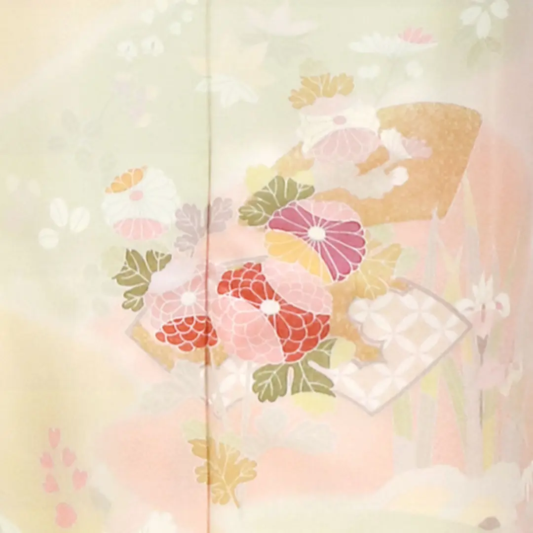 珊瑚色に菊と地紙の訪問着（袷）／柄詳細