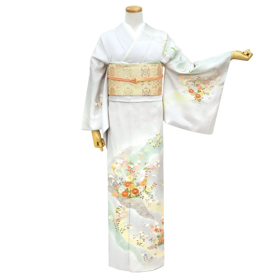 白花（しらはな）色に四季花の付下訪問着（袷）