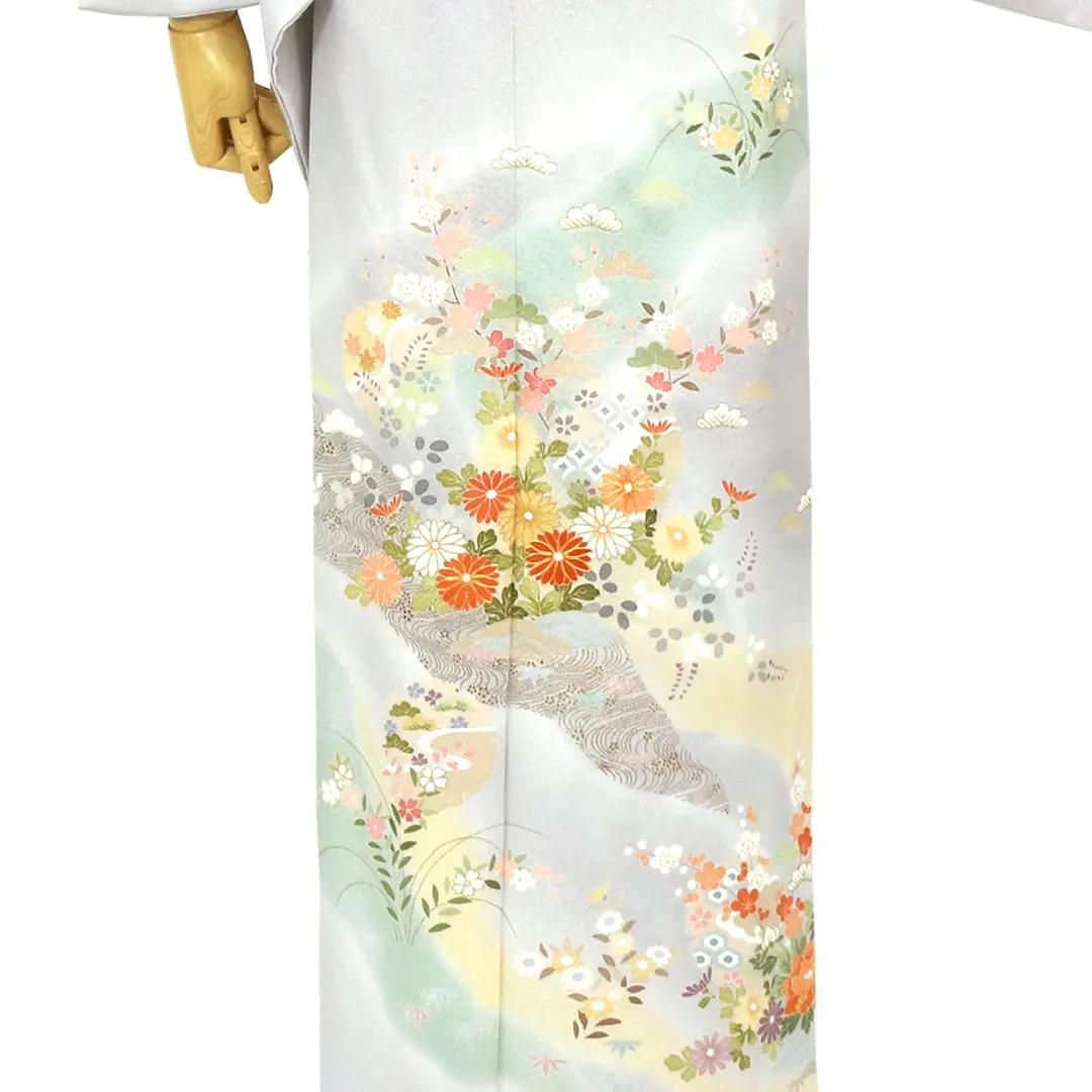 白花（しらはな）色に四季花の付下訪問着（袷）／裾