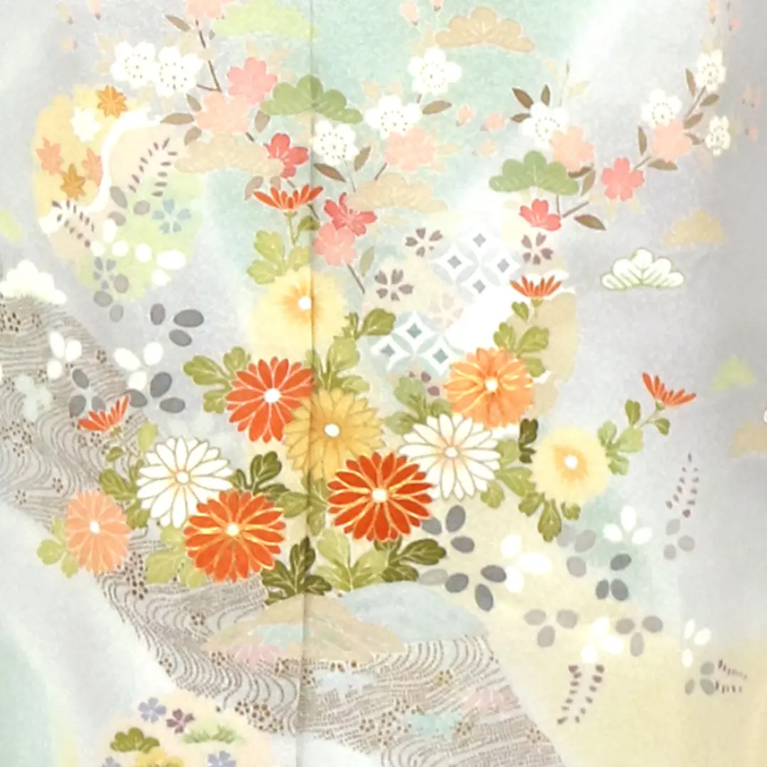 白花（しらはな）色に四季花の付下訪問着（袷）／柄詳細