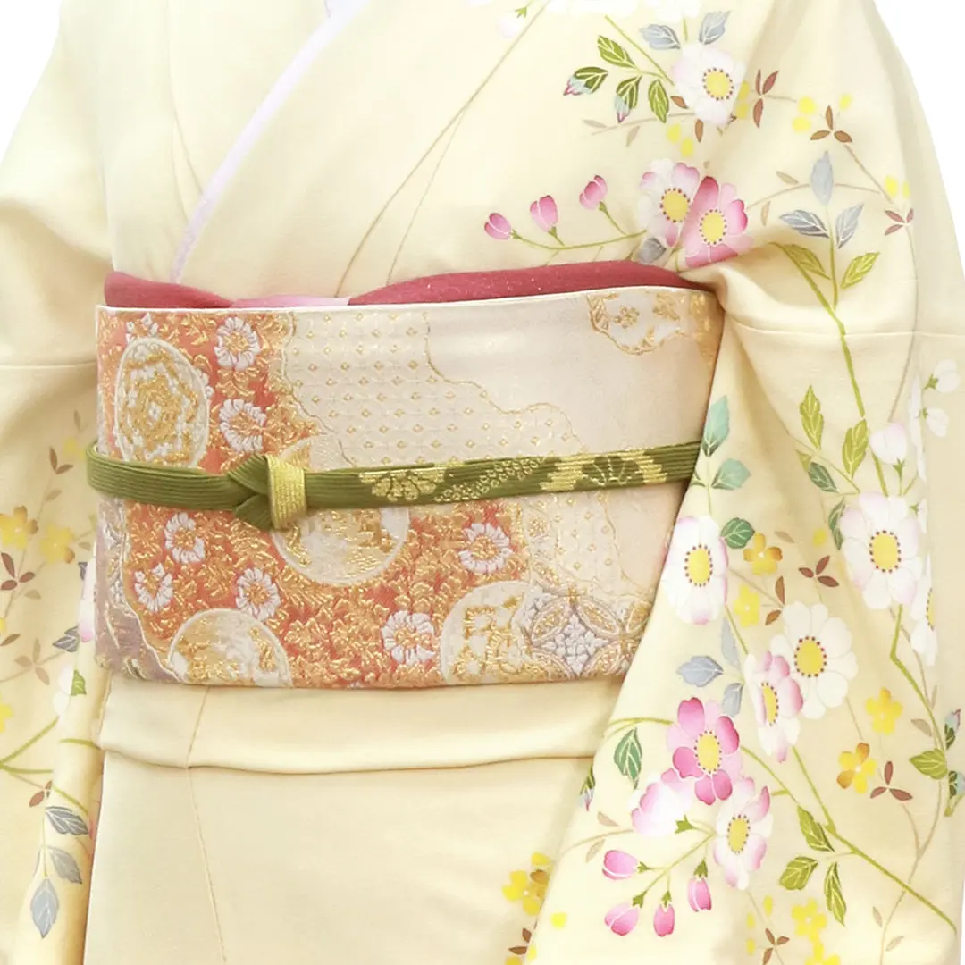【人気】淡黄蘗（うすきはだ）に春の木花（このはな）の訪問着(袷)／斜め詳細