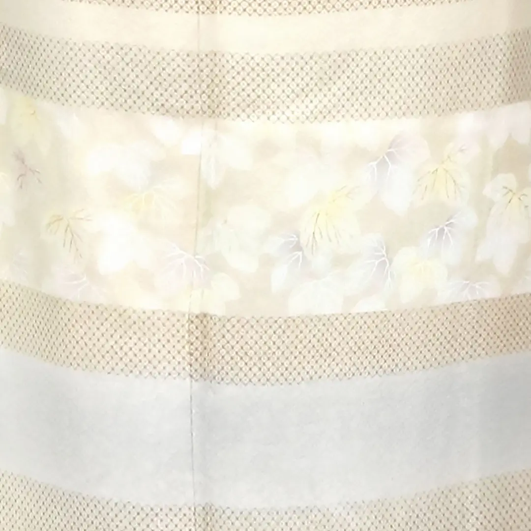 藍白に縞と蔦柄の付下訪問着(袷)／柄詳細