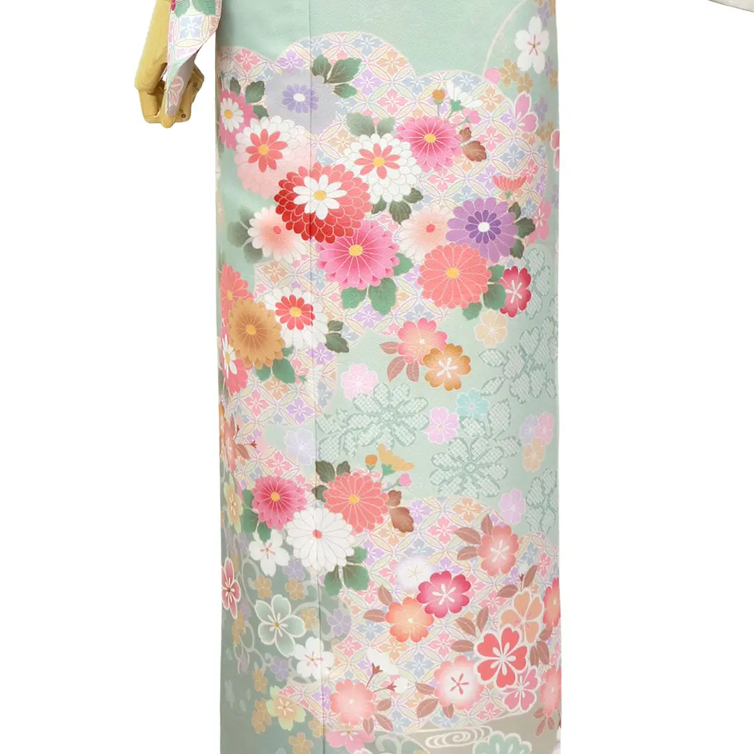 薄緑に雲取、流水とむじな菊の訪問着（袷）（ポリエステル）／裾