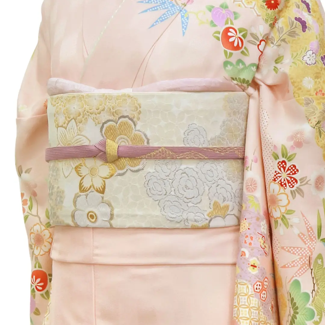 ピンクに雲取と四季花の訪問着（袷）（ポリエステル）／斜め詳細