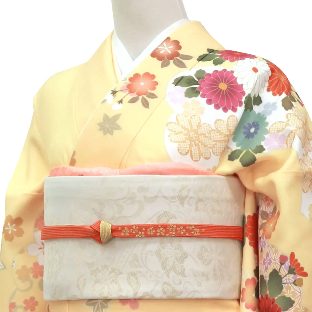 黄色地に七宝と菊の訪問着（袷）（ポリエステル）／斜め詳細