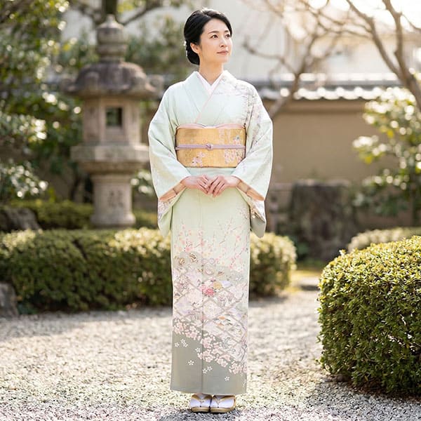 薄黄緑地に桜と四季花の訪問着（袷） | 宅配着物レンタルの京都かしきもの