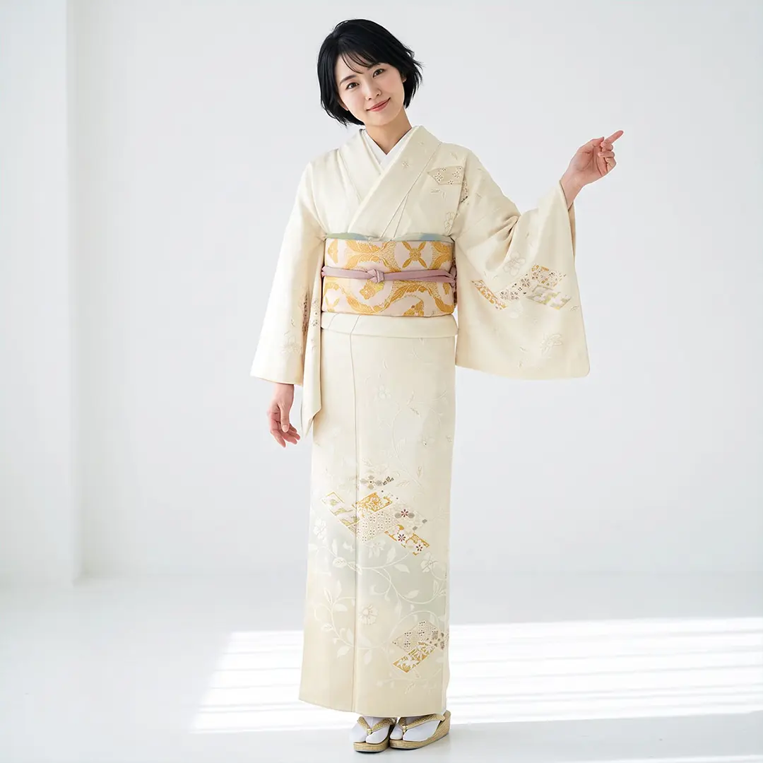 クリーム地に吉祥菱文と唐草の訪問着／着用イメージ