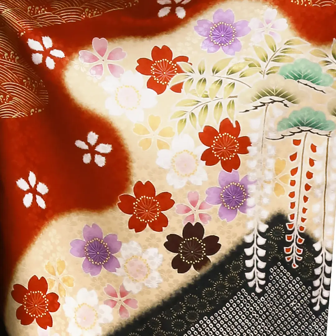 白地に雲取りの振袖・茶色袴（無地）（振袖）／柄詳細