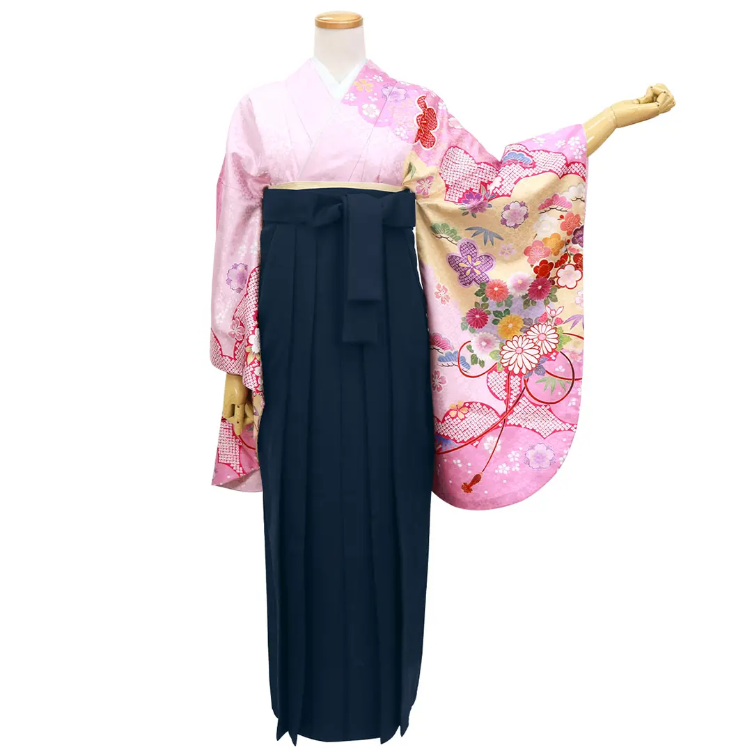 ピンク地に桜吹雪・紺袴（刺繍） （二尺袖）／卒業式 | 宅配着物
